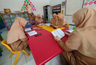 Tenaga Pengajar yang Handal