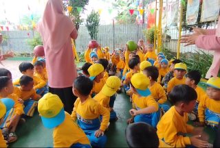 Kegiatan 17 Agustus Bersama Anak dan Orang Tua